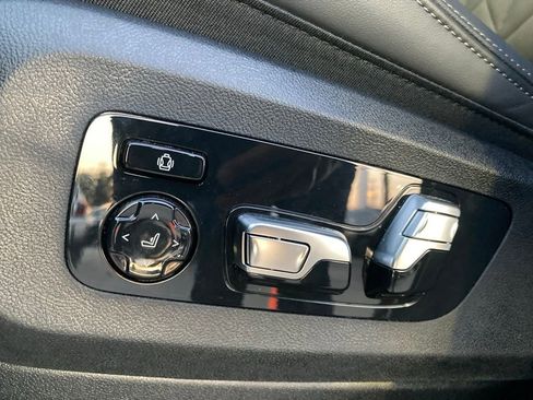 Used 2025 BMW X5 xDrive50e w/ M Sport Package image 13