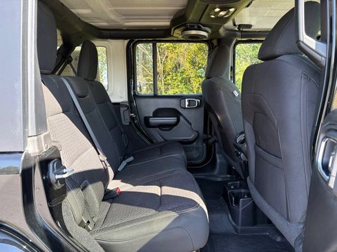 Used 2021 Jeep Wrangler Unlimited Sport AWD/4WD image 32