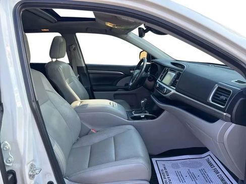 Used 2019 Toyota Highlander Limited image 10
