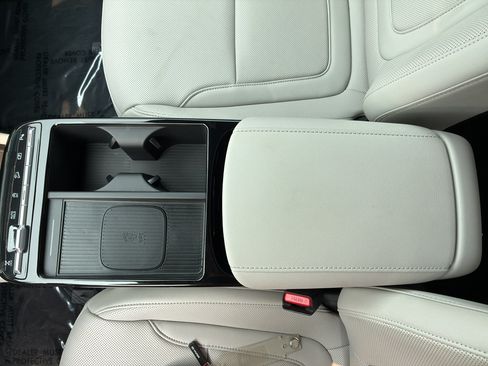 Certified 2025 Hyundai Tucson Limited AWD/4WD image 18