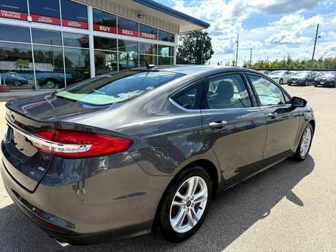 Used 2018 Ford Fusion SE image 8