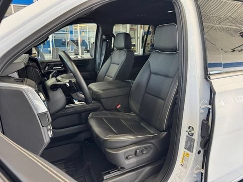 Used 2025 GMC Yukon Elevation w/ LPO, Floor Liner Package AWD/4WD image 26