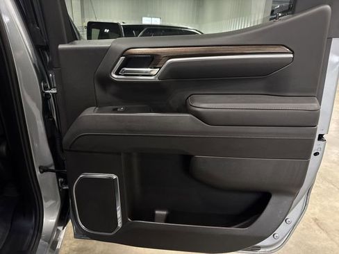 Used 2025 Chevrolet Silverado 1500 LT image 25