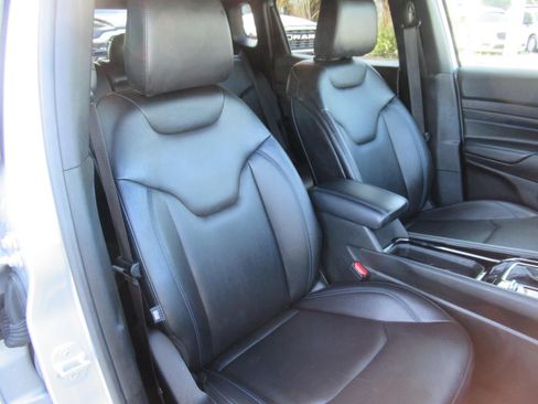 Certified 2026 Jeep Compass Limited AWD/4WD image 9