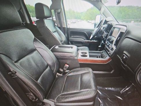 Used 2018 GMC Sierra 2500 SLT w/ Snow Plow Prep Package AWD/4WD image 8