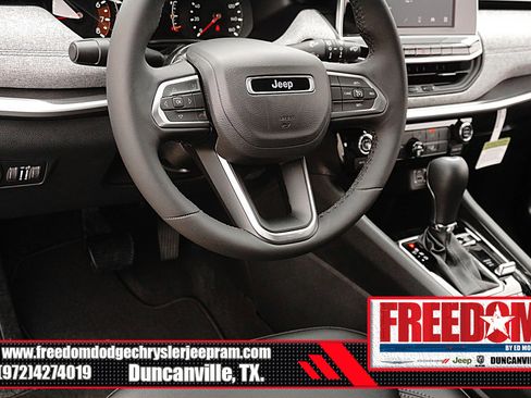 New 2026 Jeep Compass Latitude image 25