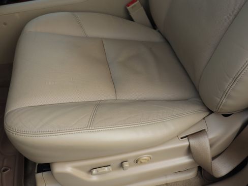 Used 2011 Chevrolet Tahoe LTZ image 20