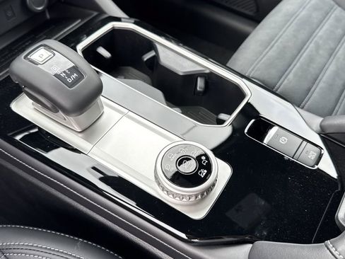 New 2026 Mitsubishi Outlander AWD image 10