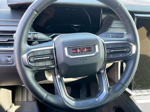 Used 2026 GMC Acadia Elevation w/ Elevation Premium Package AWD/4WD image 11