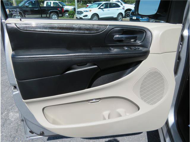 Used 2015 Dodge Grand Caravan SE w/ Quick Order Package 29E SE FWD image 10