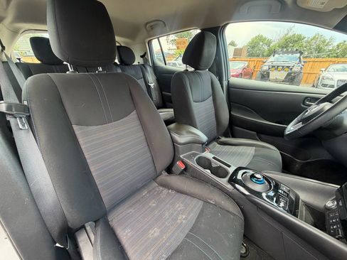 Used 2022 Nissan Leaf SV FWD image 5