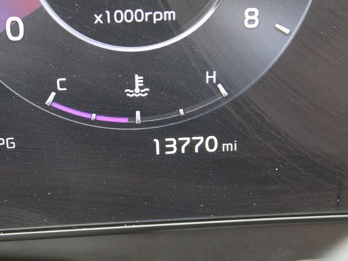 Certified 2024 Kia Sportage SX FWD image 33