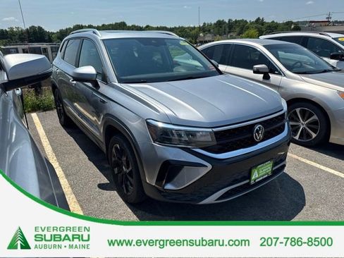 Used 2023 Volkswagen Taos SE w/ Panoramic Sunroof Package AWD/4WD image 1