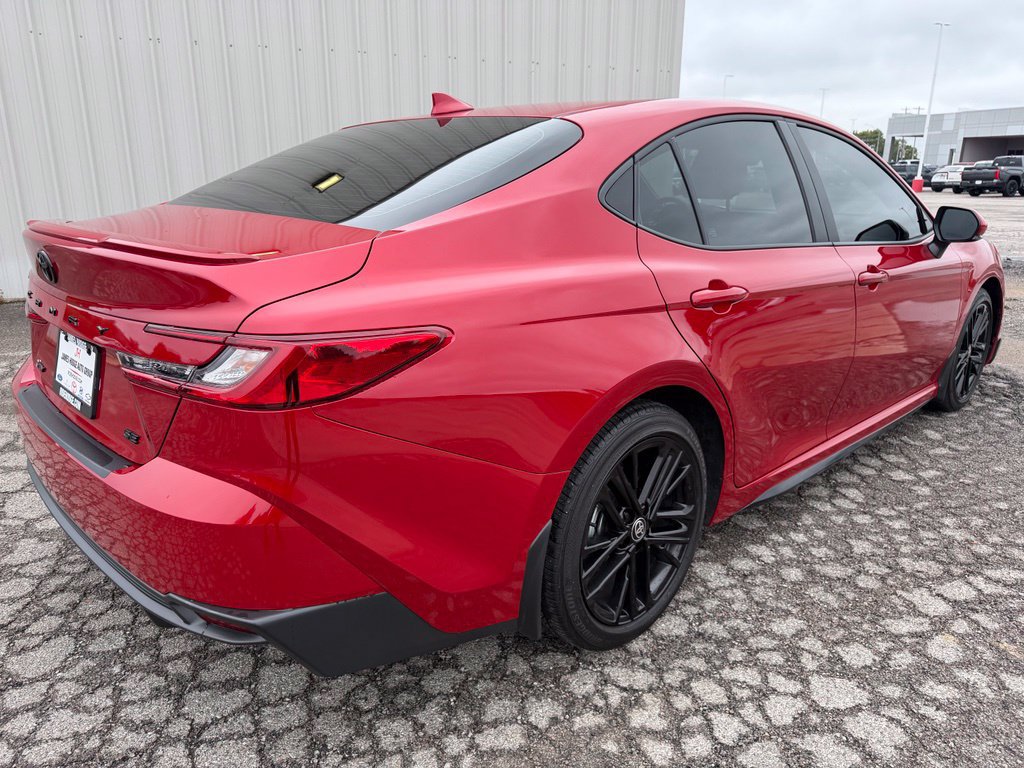 Used 2025 Toyota Camry SE w/ Convenience Package FWD image 5
