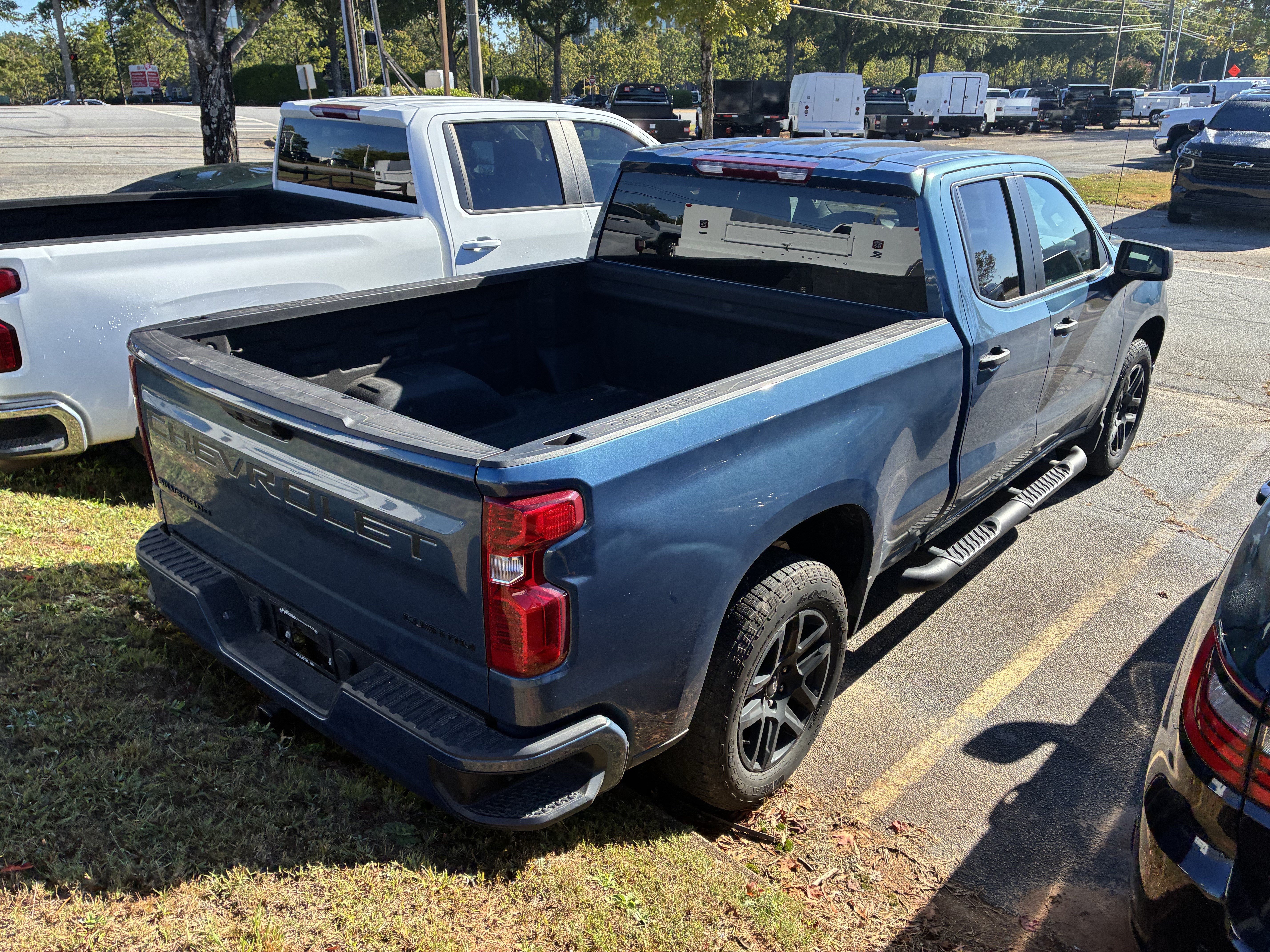 Used 2024 Chevrolet Silverado 1500 Custom w/ Turbomax Blackout Package RWD image 8