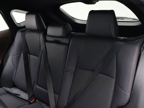 Used 2024 Toyota Venza Limited image 18