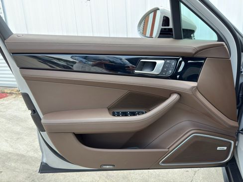 Used 2023 Porsche Panamera 4S image 46