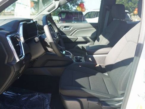 New 2025 GMC Canyon Elevation w/ Convenience Package image 17