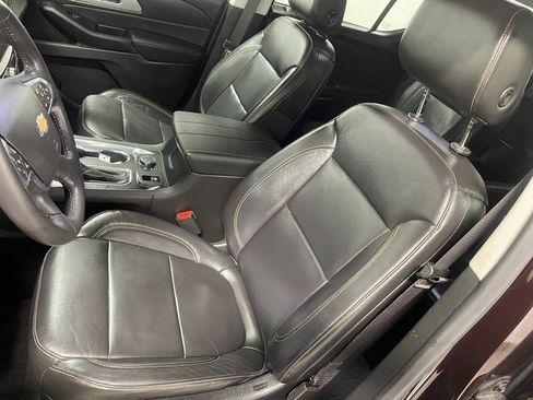 Used 2020 Chevrolet Traverse LT w/ Driver Confidence II Package image 12