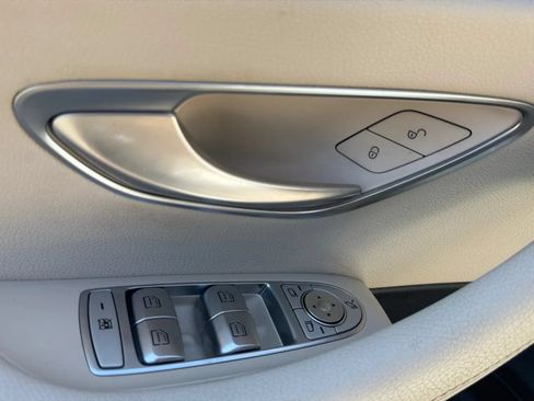 Used 2018 Mercedes-Benz E 300 image 20