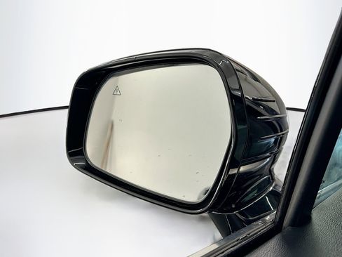 Used 2024 Kia Sorento S image 16