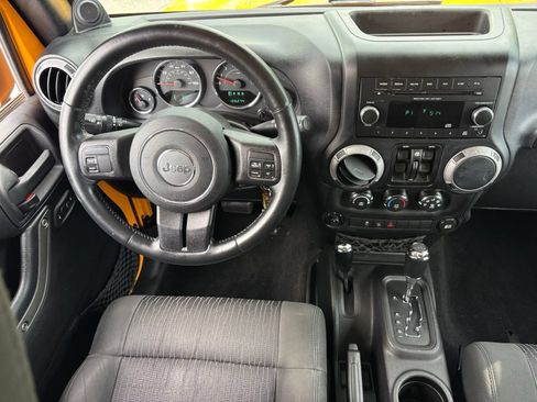 Used 2012 Jeep Wrangler Unlimited Sport AWD/4WD image 17