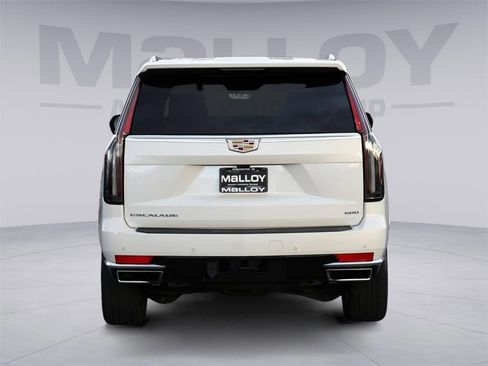 Used 2024 Cadillac Escalade ESV Premium Luxury image 3