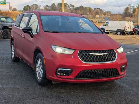 New 2026 Chrysler Pacifica Select FWD image 2