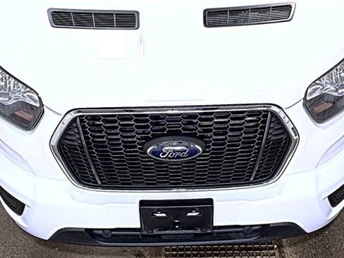 Used 2024 Ford Transit 350 XLT RWD image 4