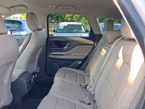 Certified 2023 Lincoln Corsair Reserve FWD image 6