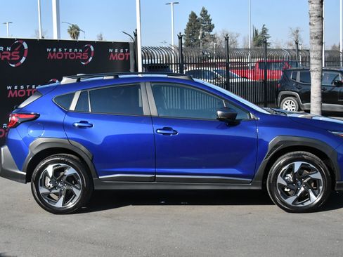 Used 2024 Subaru Crosstrek 2.5i Limited w/ Crosstrek Mirror Package AWD/4WD image 9