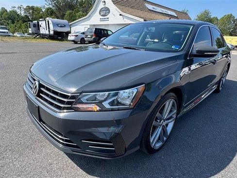 Used 2017 Volkswagen Passat 1.8T R-Line FWD image 11