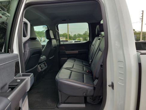 Used 2025 Ford F350 Lariat AWD/4WD image 22
