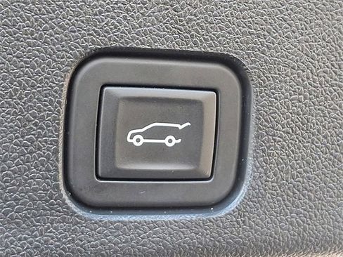 Used 2025 Buick Enclave Sport Touring w/ Super Cruise Package image 29