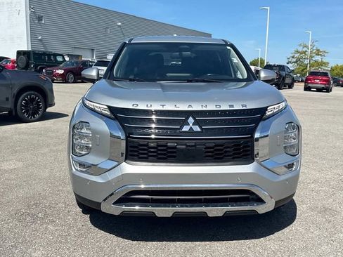 Used 2022 Mitsubishi Outlander SE AWD/4WD image 10