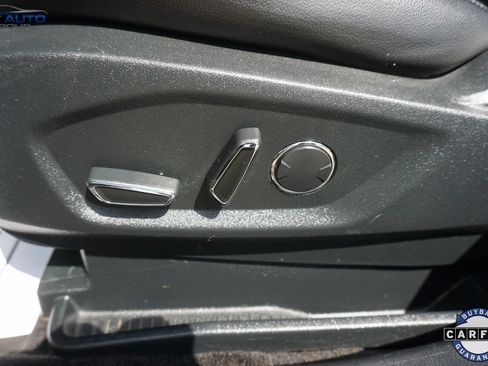 Used 2018 Ford Edge Titanium image 28