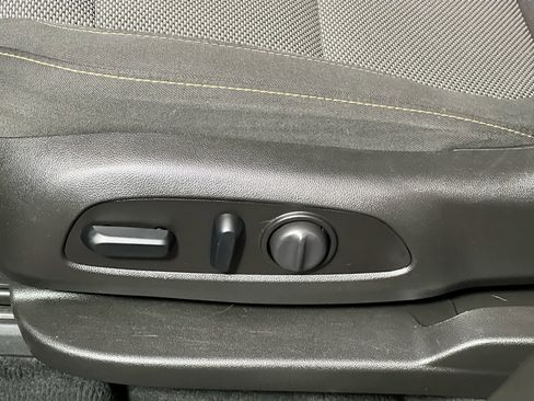 Used 2019 Chevrolet Traverse LT image 15