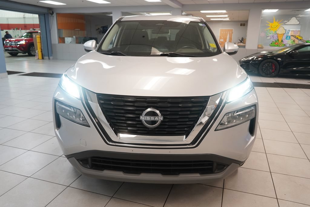 Used 2022 Nissan Rogue SV AWD/4WD image 14
