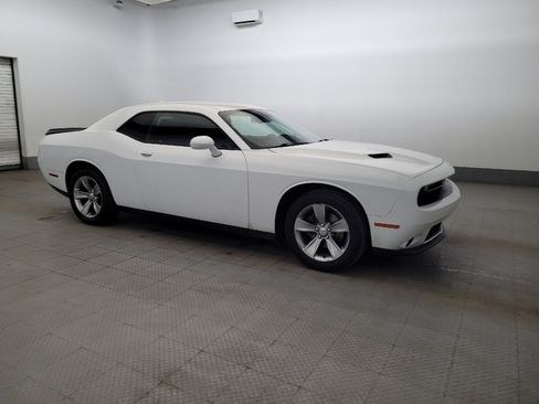 Used 2016 Dodge Challenger SXT RWD image 11