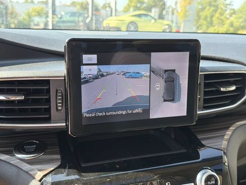 Used 2022 Ford Explorer Limited w/ Equipment Group 301A RWD image 28