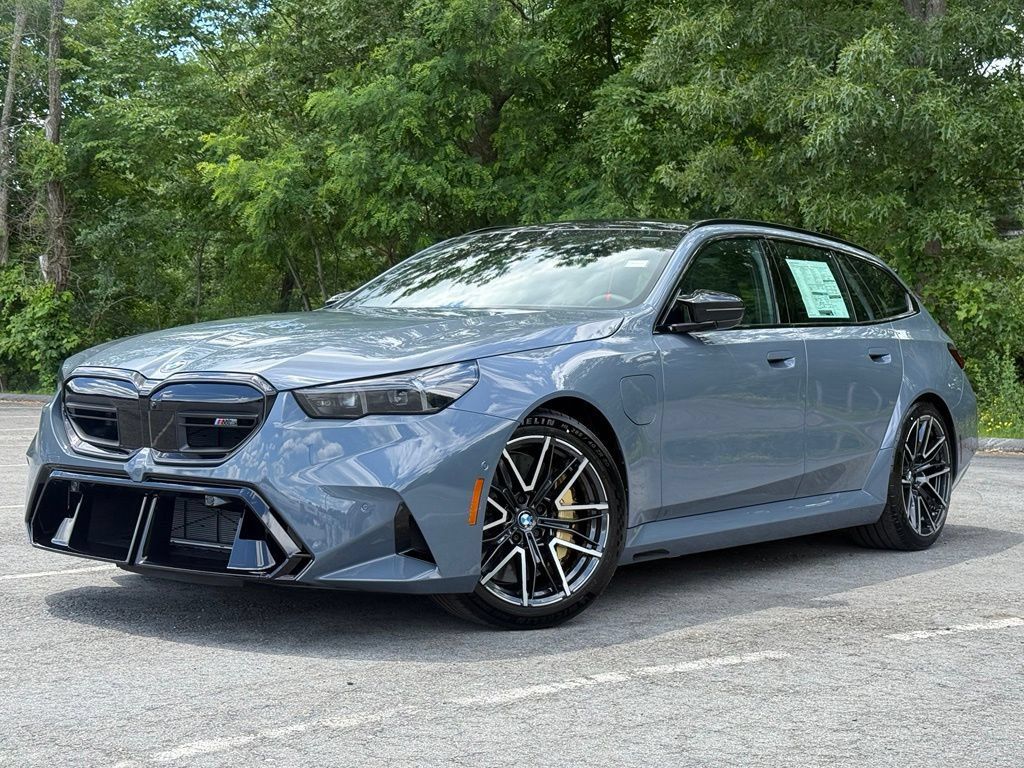New 2027 BMW M5 Touring AWD/4WD image 1