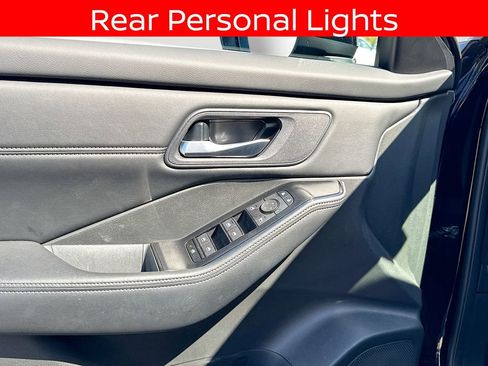 Used 2025 Nissan Rogue SV w/ SV Premium Package image 18