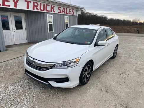 Used 2016 Honda Accord LX image 3