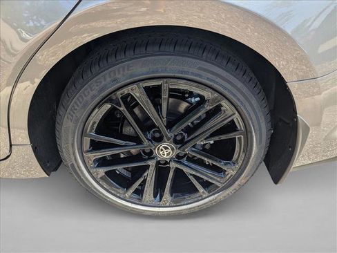 Used 2025 Toyota Camry SE image 9