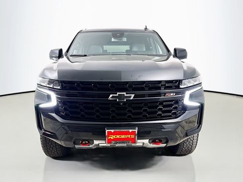 Used 2023 Chevrolet Suburban Z71 w/ Luxury Package AWD/4WD image 2