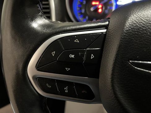 Used 2019 Chrysler 300 Limited w/ Safetytec Plus Group image 33