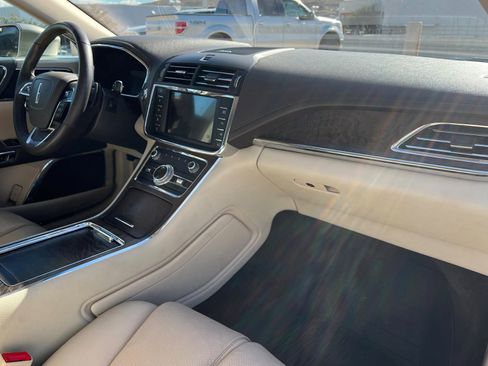Used 2018 Lincoln Continental Reserve image 24