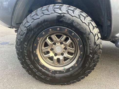 Used 2012 Toyota Tacoma 4x4 Double Cab image 9