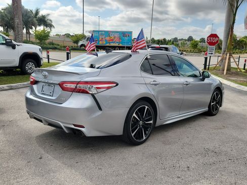 Used 2020 Toyota Camry XSE image 5