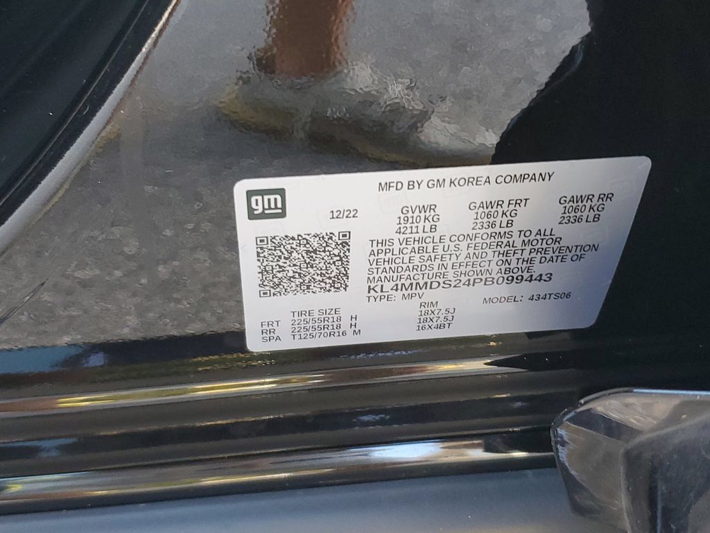 Used 2023 Buick Encore GX Select w/ Sport Touring Package FWD image 31